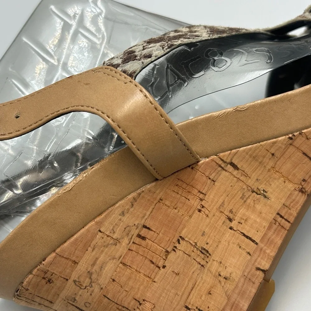 Naturalizer N5 Wedge Heel Sandal Brown Tan Snake Sandal Strappy Womens 9 Cork